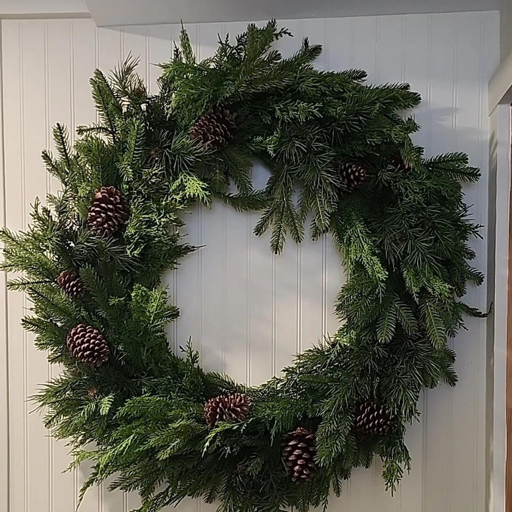 Green Holiday Wreath with Pinecones